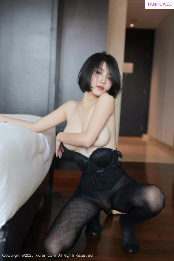  [XiuRen]高清写真图 2025.03.27 No.10076 汐子 魅惑黑丝第67张图片